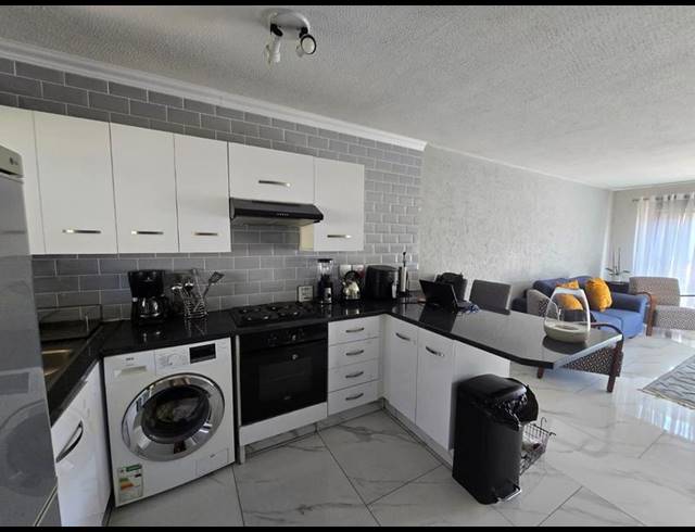 2 BEDROOM APARTMENT FOR SALE IN NEW REDRUTH